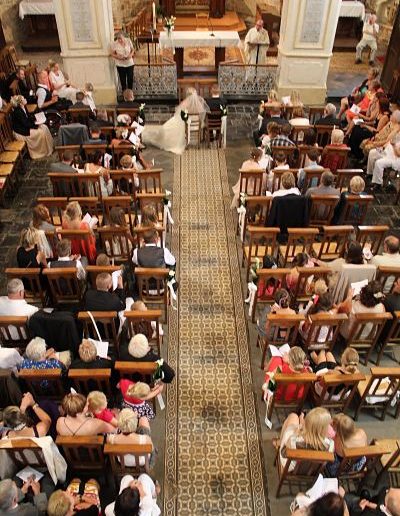 photo - mariage - zoom souvenirs - famille - église - chaise