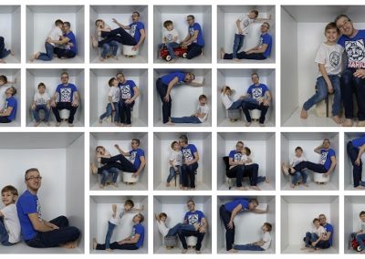 photo - box - zoom souvenirs - papa - fils - humour - coffre - boite - camion - jean - pouf - fauteuil - câlin - rire - blanc - bleu